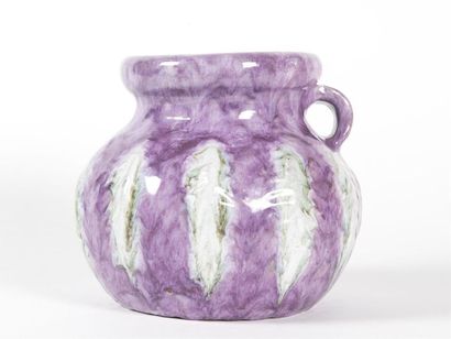 null Arlette ROUX (20ème)
Vase de forme pansue à une anse en céramique émaillée de...