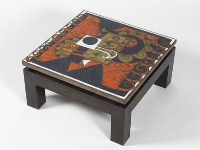 null Travail français
Table basse à plateau carré en lave émaillée à motif stylisé...