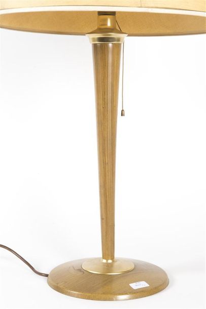 null MAZDA (20 ème)
Lampe de table en métal laqué imitation bois et réflecteur en...