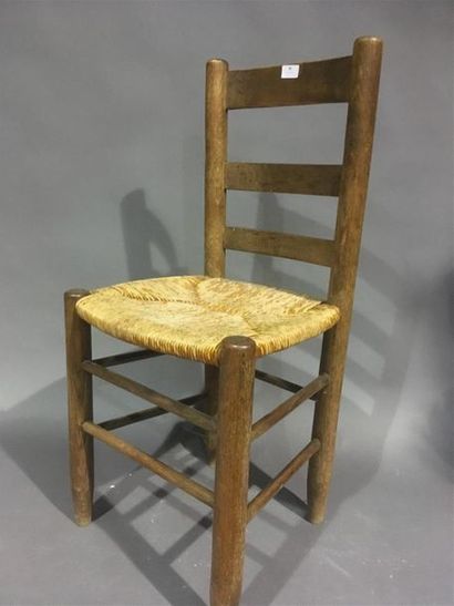 null Dans le goût de Charlotte PERRIAND (1903-1999) 
Suite de six chaises proche...