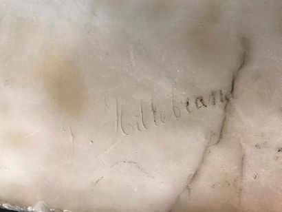 null J HILLEBRAND (XXème)
Buste de jeune fille
Sujet en marbre de carrare
Signé au...
