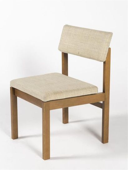 null Willy GUHL (1915-2004)
Suite de quatre chaises à structure en bois et garniture...