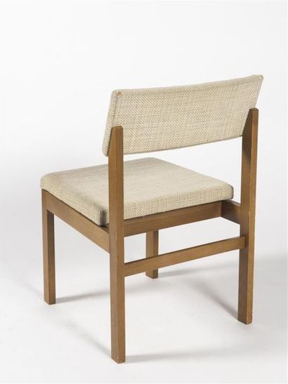 null Willy GUHL (1915-2004)
Suite de quatre chaises à structure en bois et garniture...