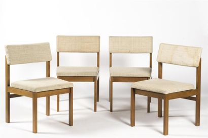 null Willy GUHL (1915-2004)
Suite de quatre chaises à structure en bois et garniture...