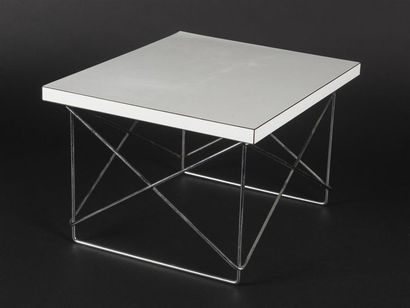 null Ray (1912-1988) et Charles (1907-1978) EAMES 
Paire de tables d'appoint modèle...