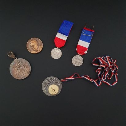 null Lot de cinq médailles