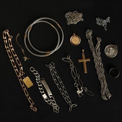 null Lot de bijoux fantaisies Bracelets chaines et pendentifs et.