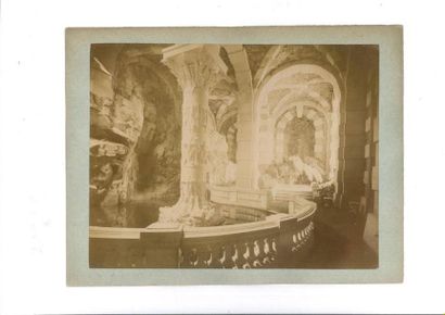 null Onze photographies de Jean Giletta 
Chateau de Vallombronsa et divers vues de...