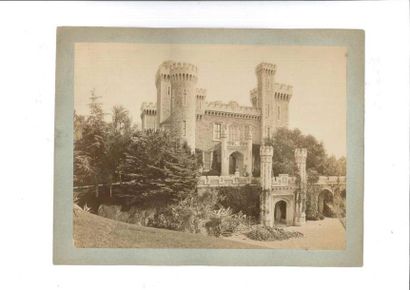 null Onze photographies de Jean Giletta 
Chateau de Vallombronsa et divers vues de...