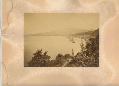 null Deux photos anciennes : photo d'une plantation et photo d'un port (Guadeloupe...