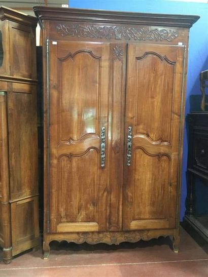 null Grande armoire en bois fruitier
19ème
H : 240- L : 150 - P : 55cm