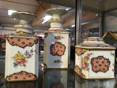 null Garniture de toilette en porcelaine 19ème siècle