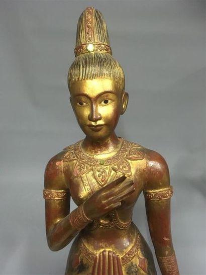 null Thailande, sujet féminin, bois
H: 110 cm