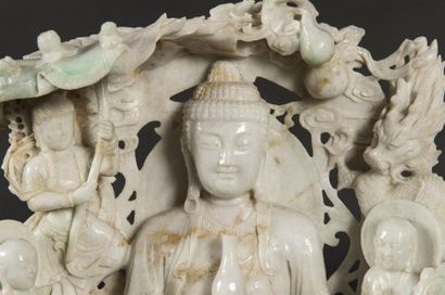 null Chine,Important groupe en pierre dure sculptée en relief, bouddha assis entouré...