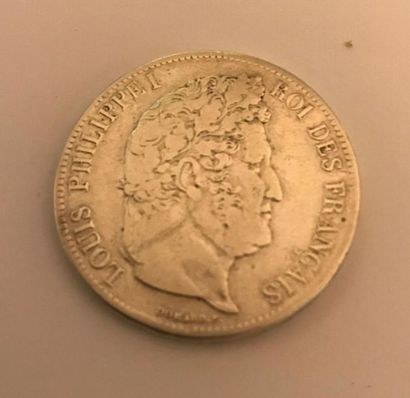 null Pièce de 5 francs en argent Louis-Philippe 1835 Paris tranche en relief TB+...