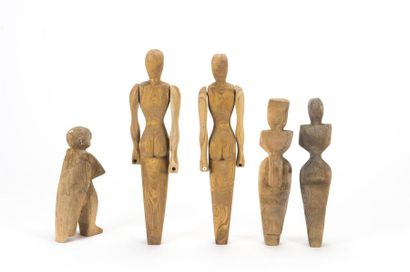 null Jean Pierre HELLE (1944 Genève-2015) 
Cinq sculptures antropomorphes 
bois 
H...