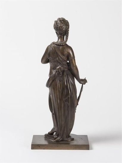 null Paul DUBOY (1830-1887)
Diane chasseresse tenant un oiseau 
Epreuve en bronze...
