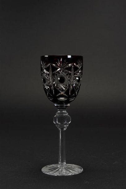 null Six verres à pied en cristal taillé de couleur noir
H : 21 cm