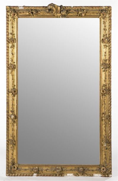 null Paire de miroirs en stuc doré 
19ème siècle
(accident et manques dans le cadre)
H :...