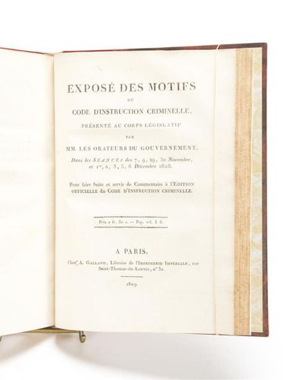 null (DROIT) CODE d'instruction criminelle. Edition originale et seule officielle...