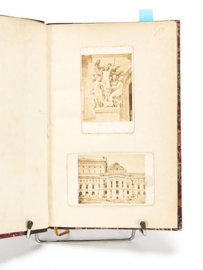 null NUITTER (Charles). Le Nouvel Opéra. Hachette, 1875.
15,5 par 25 cm.
Ouvrage...