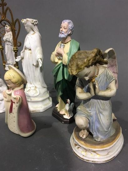 null Lot de statuettes en porcelaine dont Vierge, anges
H Vierge à l'enfant : 23.5...