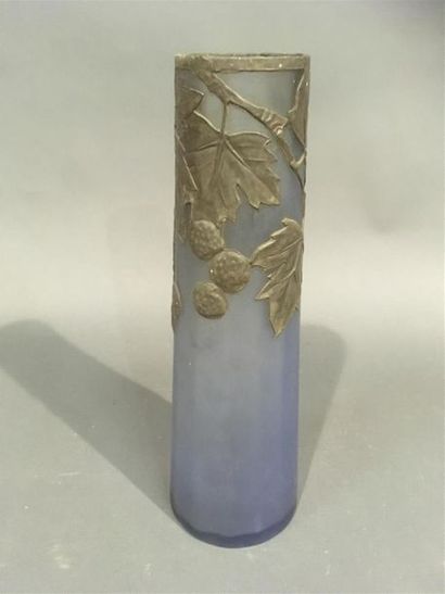 null Grand vase en verre avec application d'étain 
H : 40 cm