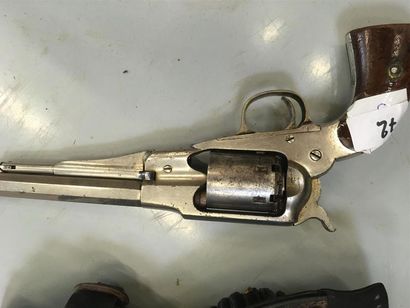 null Revolver Remington conversion calibre 38 Rimfire
étui d'origine, beau marquage
très...