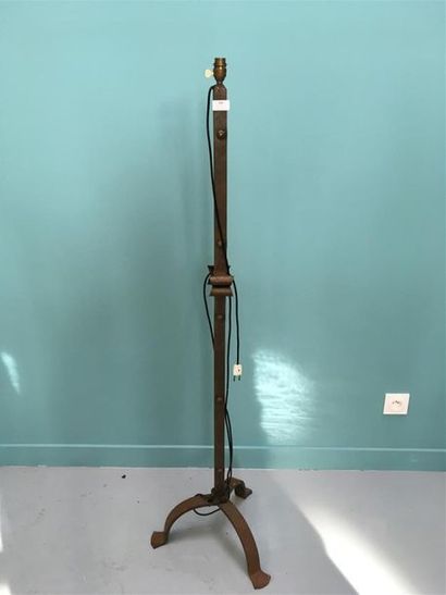 null Lampadaire en fer forgé
H : 140 cm