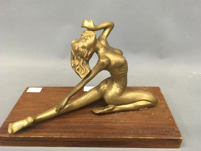 null Danseuse nue, epreuve en bronze 
Travail contemporain
L bronze : 37 cm
H bronze...