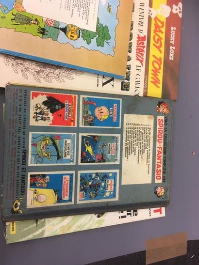 null Lot de 13 albums de bande dessinée dont Tintin, Spirou et Fantasio, Michel Vaillant,...