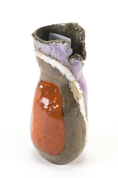 null Juliette DEREL (1918-2007)
.Vase en terre chamottée émaillée polychrome
Signé...