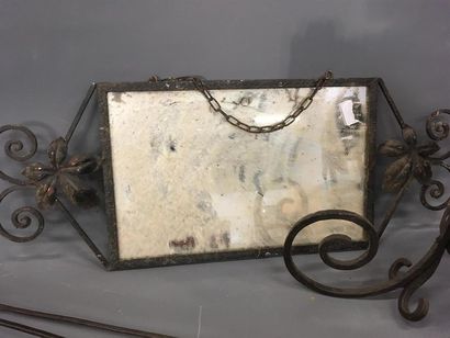 null Suspension et un miroir en fer forgé
H suspension vasque 44 cm
Dim miroir: 28...