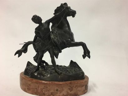 null d'après COUSTOU
Le cheval de Marly
Bronze sur socle en marbre
H: 30 cm
