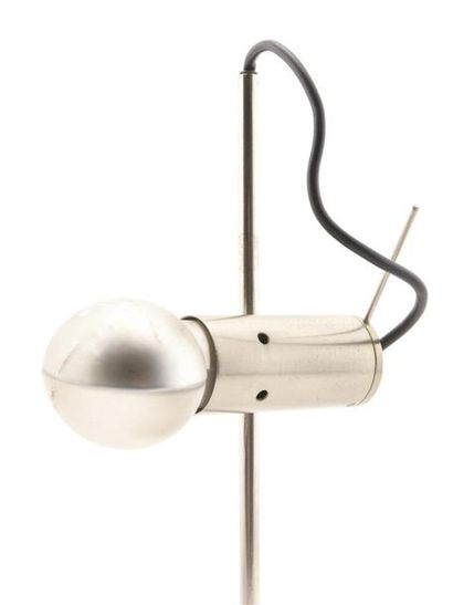 null Tito AGNOLI (1931-2012)
Lampe ajustable modèle « 251 » en métal laqué blanc...