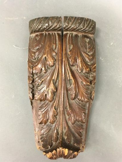 null Cariatide en bois sculpté 
19ème sièle
H : 27 cm