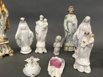 null Lot de statues Vierge et Christ et bénitiers en porcelaine
Joint 2 statues en...