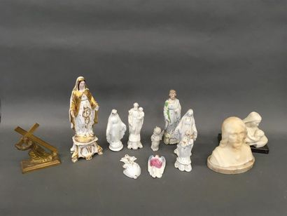 null Lot de statues Vierge et Christ et bénitiers en porcelaine
Joint 2 statues en...
