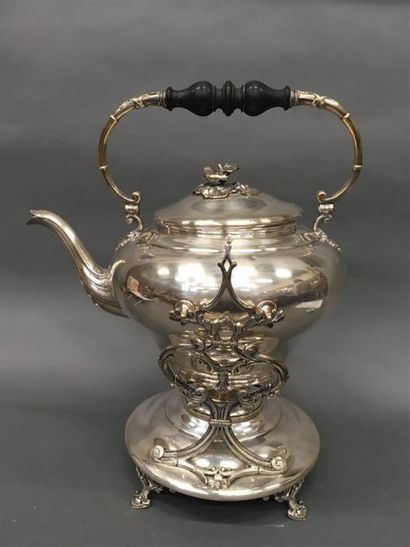 null CAILLARD BAILLARD; Fontaine à thé en métal argenté
Hauteur : 33 cm