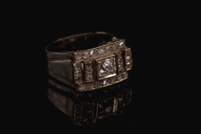 null Bague en or blanc (750) 18K façon chevalière, plateau rectangle en espaliers,...