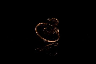 null Bague ancienne en or rose 18K (750) et platine (manque), pierres imitation....