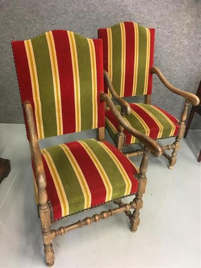 null Paire de fauteuils de style Louis XIII (rouge et vert)