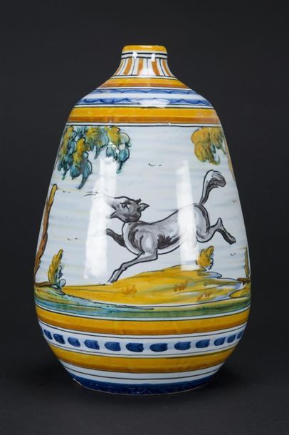 null Vase soliflore en faience à décor de renard et oiseau
 H : 31 cm