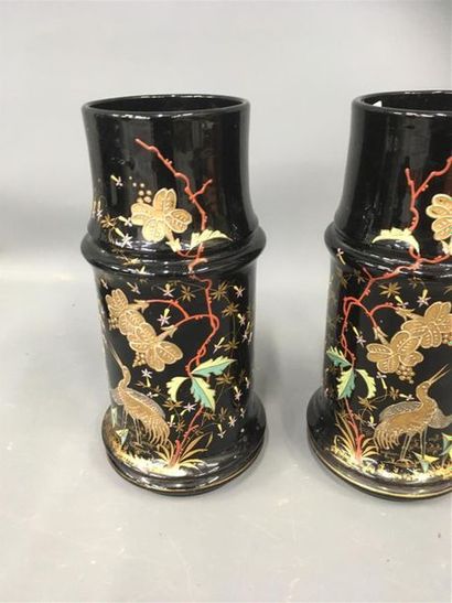 null Paire de vases à décor bambou en opaline noir opaque 
H : 30 cm