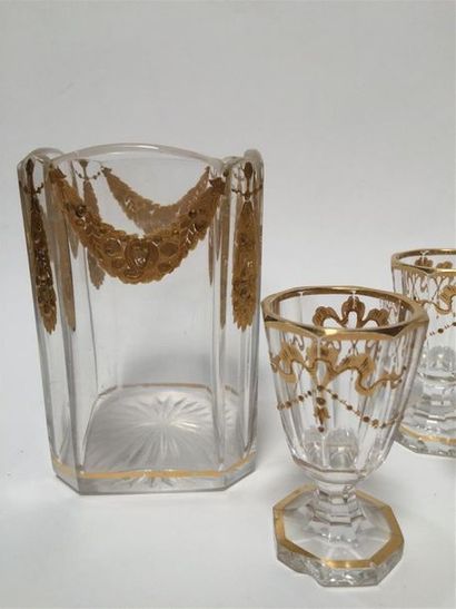 null Service à liqueur en cristal et décors décor de style Louis XVI, comprenant...