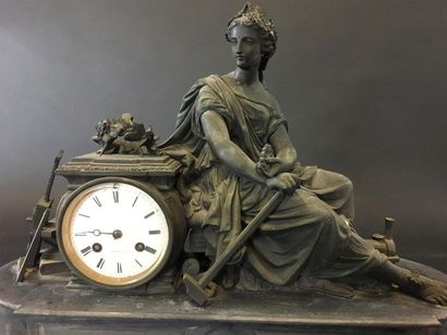 null Pendule en bronze, l'industrie 
Napoléon III
L: 50 h: 42 cm