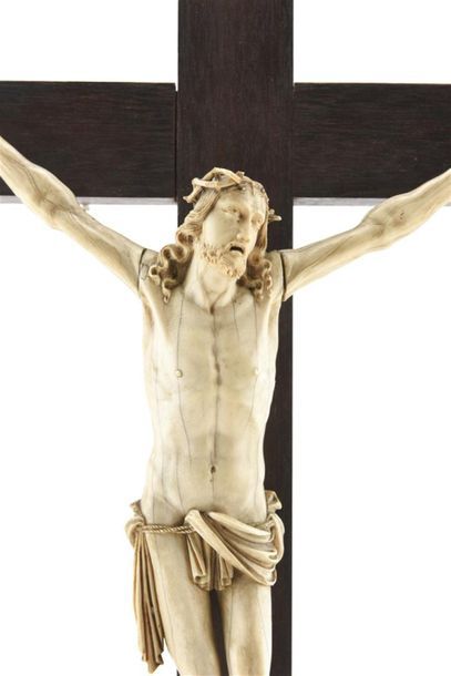 null Christ en ivoire sculpté et très finement ciselé
18ème siècle
H : 35 - L : 25...
