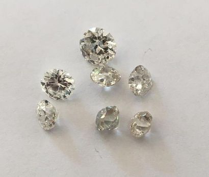 null Sept diamants pour 3,16 carats au total EXEMPTE
