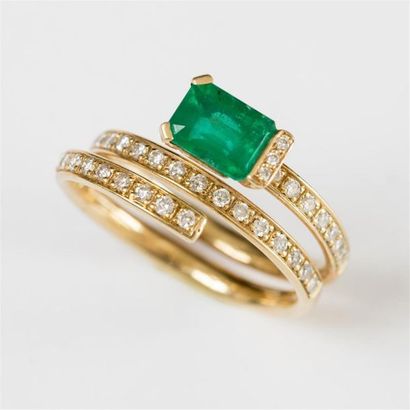 null Bague en or jaune (750) 18K anneau spirale, partie supérieure sertie de diamants....