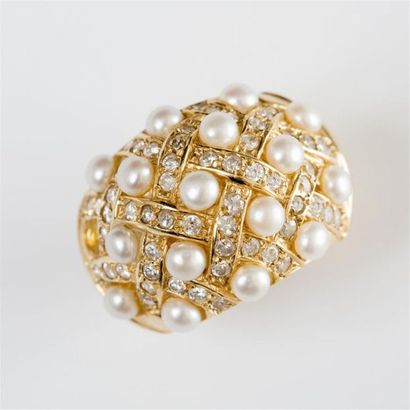 null Bague boule en or jaune (750) 18K motif de perles et diamants en croisillons...
